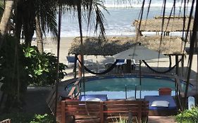 Casa de las Olas Surf&Beach Club